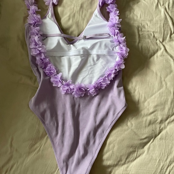 Bathing suit - Picture 2 of 6